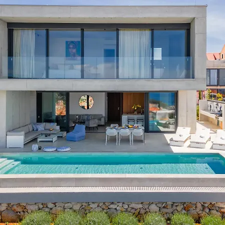 Infinity フヴァル