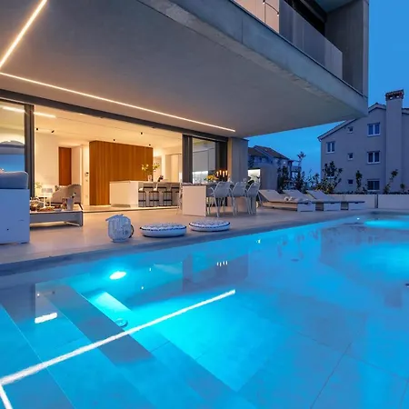 Villa Infinity *