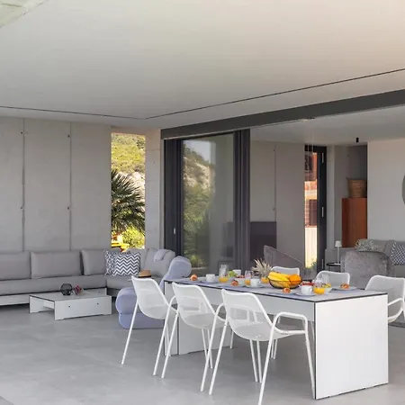 Villa Infinity