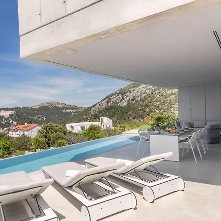 Villa Infinity