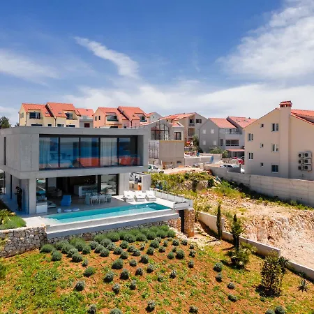 Infinity 别墅 赫瓦尔