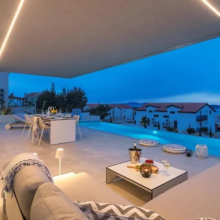 Infinity Villa *