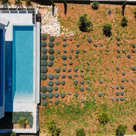 Villa Infinity *