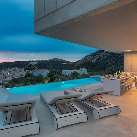 וילה Infinity חוואר