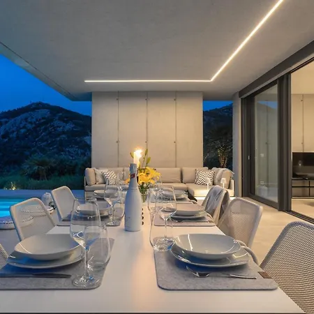 Infinity Villa *