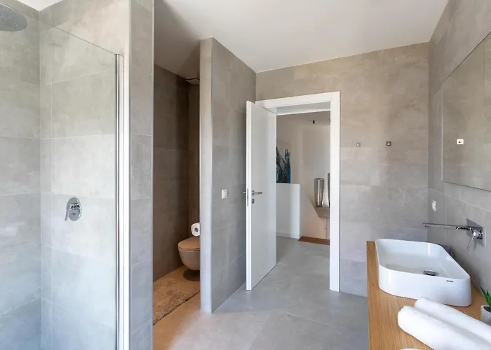 Βίλα Infinity Χβαρ