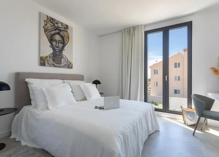 Βίλα Infinity Χβαρ